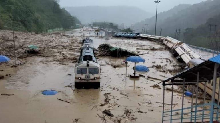 Assam floods: 18 dead, nearly 6.80 lakh affected!!