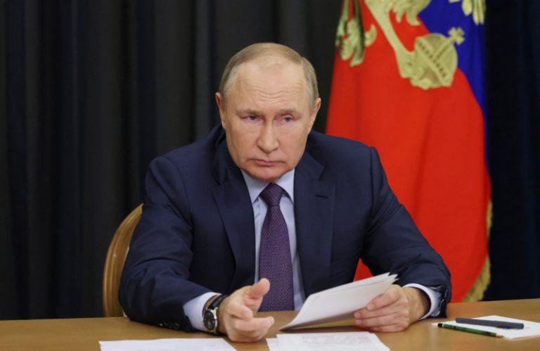 Vladimrir Putin Signs Bills To Formally Annex 4 Regions Of Ukraine