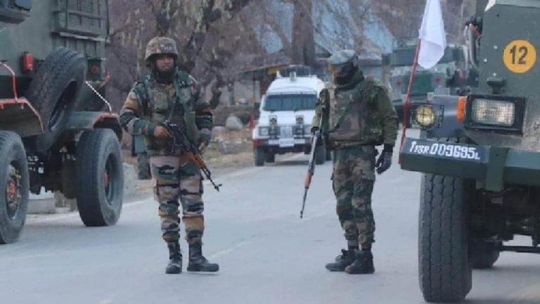 जम्मू कश्मीरः अनंतनाग में मुठभेड़, सुरक्षाबलों ने दो आतंकियों को मार गिराया